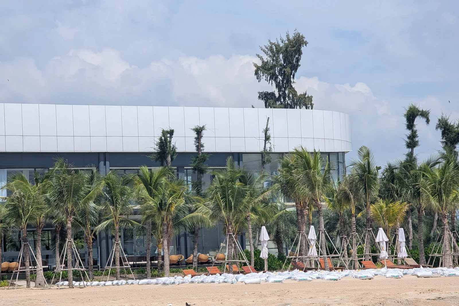 Holiday inn Hồ Tràm nhìn tổng quan