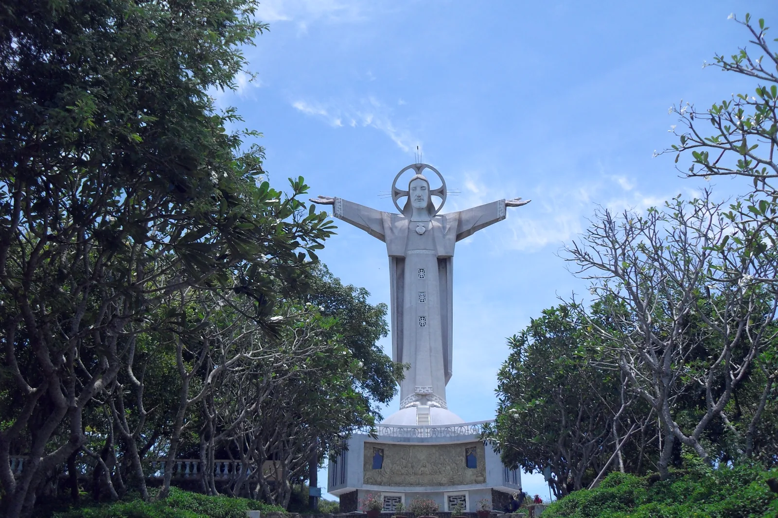 Tượng chúa Vũng Tàu nhìn tổng quan