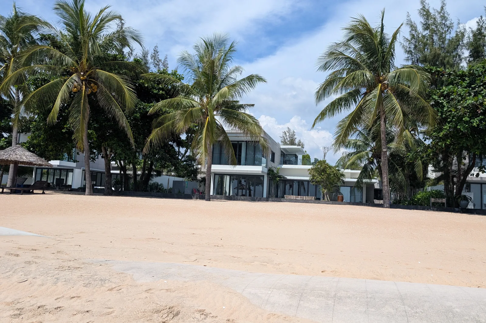 Xe đưa đón Hồ Tràm nhìn tổng quan
